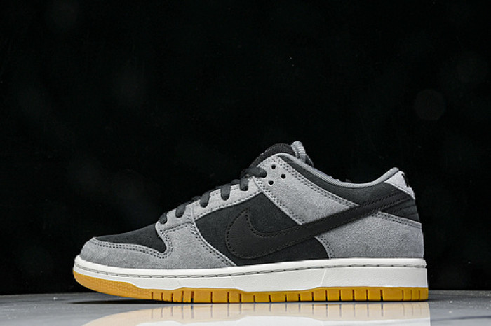 Nike SB Dunk Low HF3063-001
