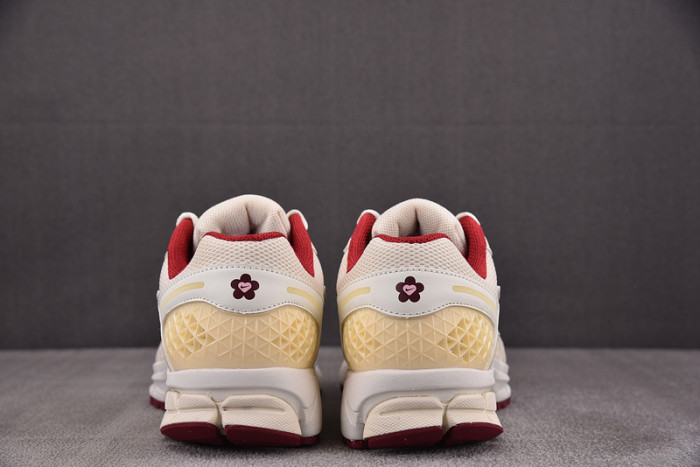 NK Zoom Vomero 5 Valentine