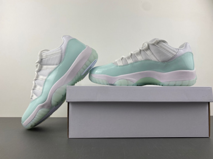 Air Jordan 11 Low “Igloo” AH7860-103